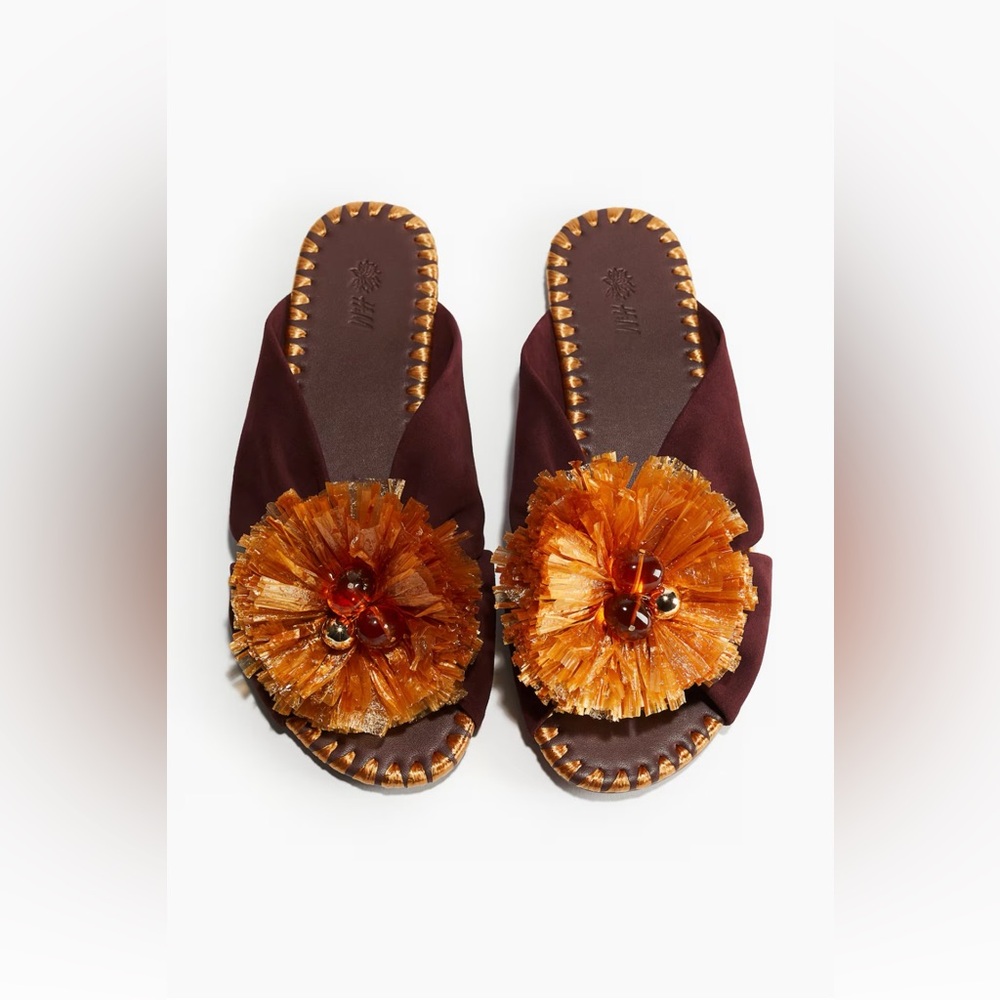 THE WHITE LOTUS H&M PomPom leather sandals
